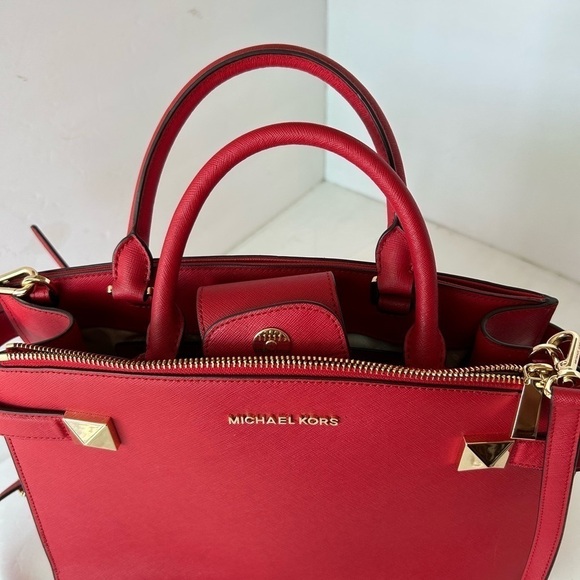 Michael Kors NWOT Karla East West Satchel - Picture 2 of 10
